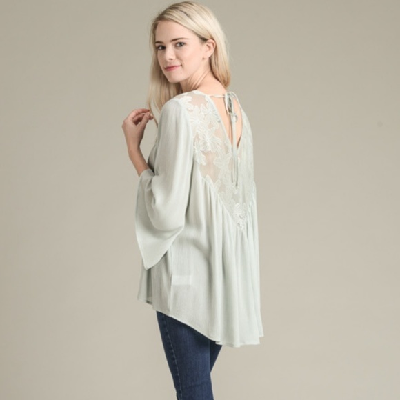 DOE & RAE Sage Green Flowing Lace Inset Blouse NWT - Picture 4 of 6